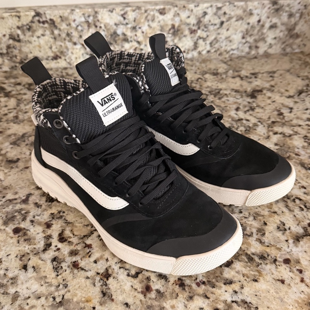 Vans Ultra Range Cush Black and White High-Top Sneakers